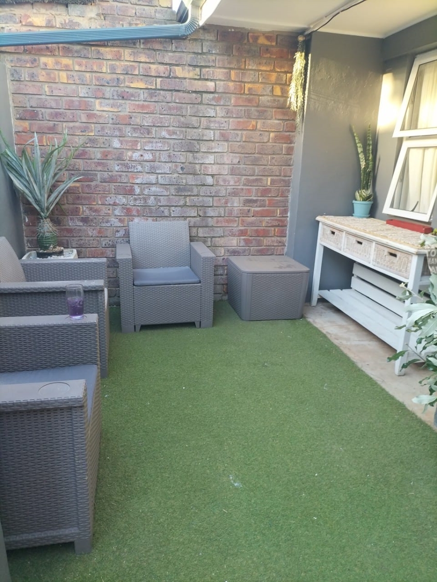 To Let 1 Bedroom Property for Rent in Ferreira Town Eastern Cape